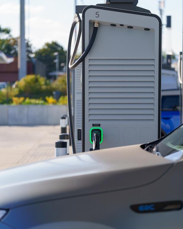 Commercial-EV-Charger-Installation-Specialists.jpg
